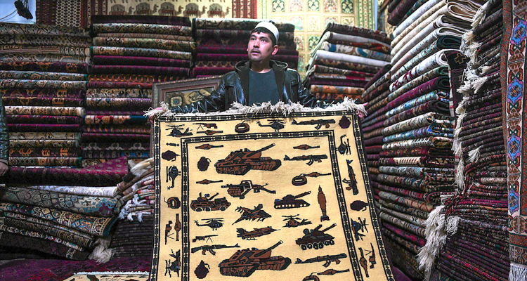 1_Afghan weavers silent protest