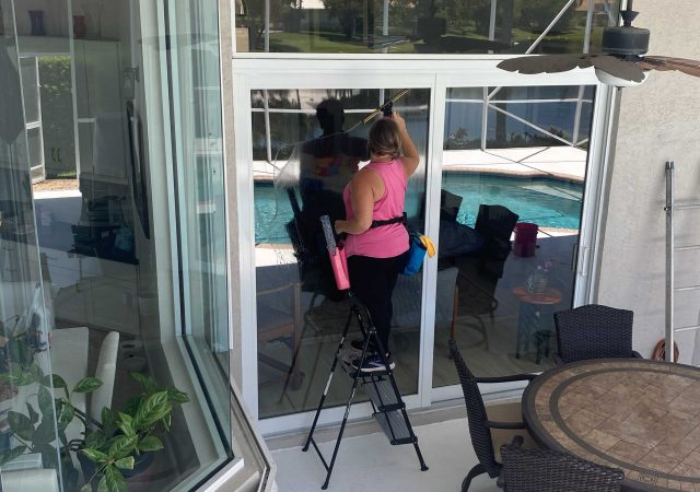 TNTWindowCleaningreachinghighwindows - Toni Landers