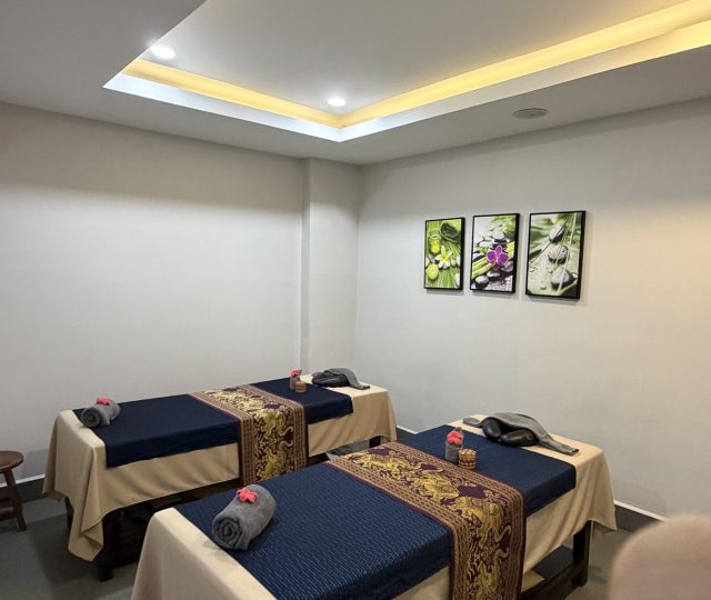 cholsa spa couple treatment room phnom penh - Cholsa Spa