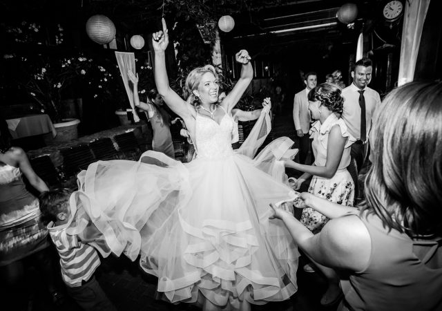 documentary wedding photographer Emerald Photo UK - Eszter Szalai