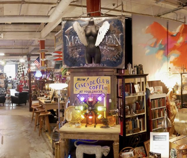 Store panoramic smaller - Diane Dewell