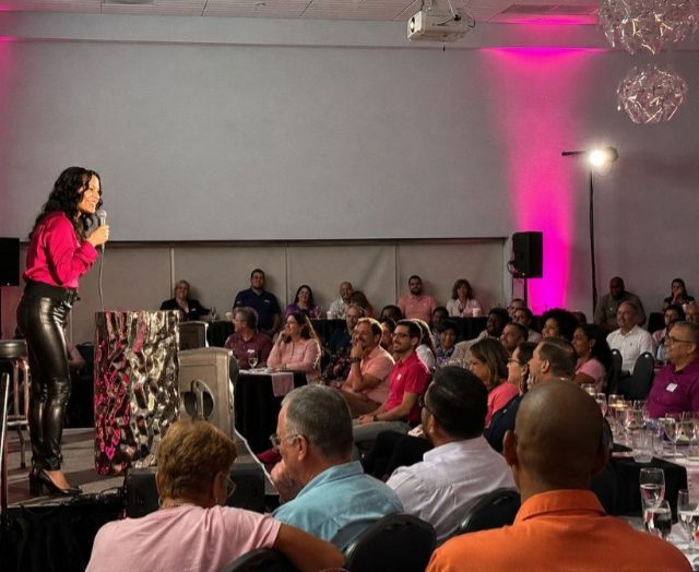 Stand-Up Comedian in Boca Raton Mariza Brussolo - gala-comedian-